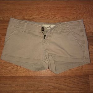 Hollister khaki shorts size 00